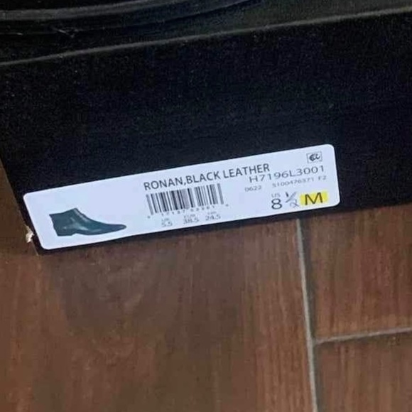 8.5 M Ronan Naturalizer Black Booties- Barely worn - Picture 4 of 5